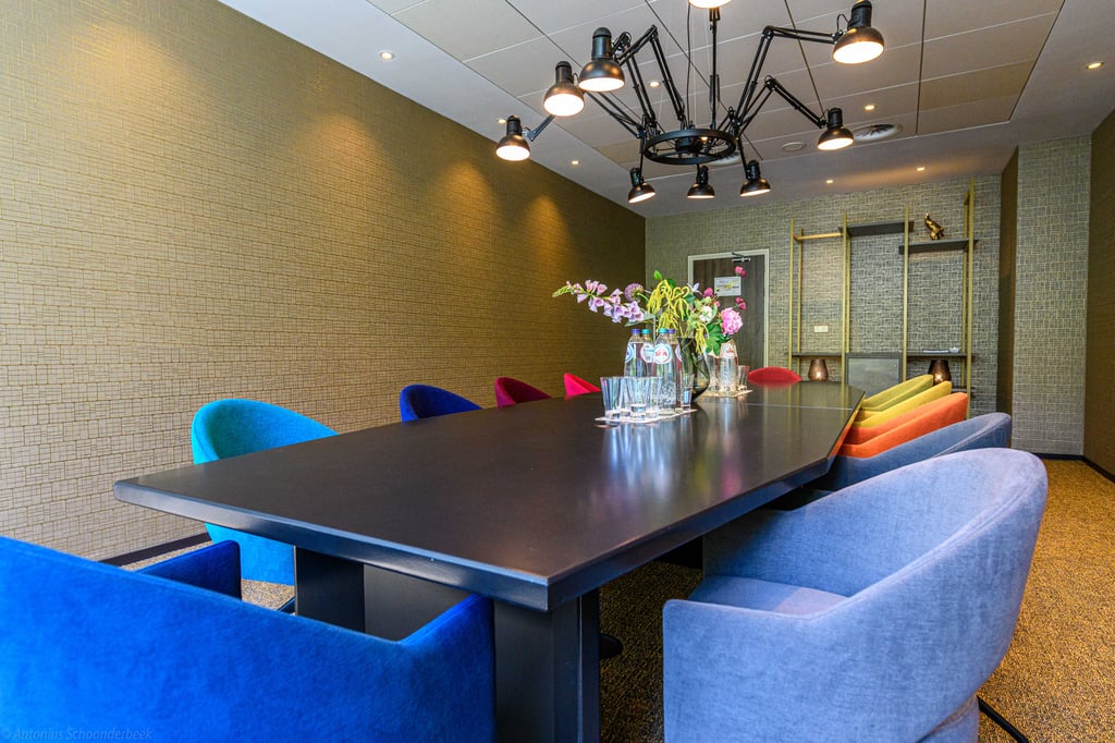 Amalia Boardroom 