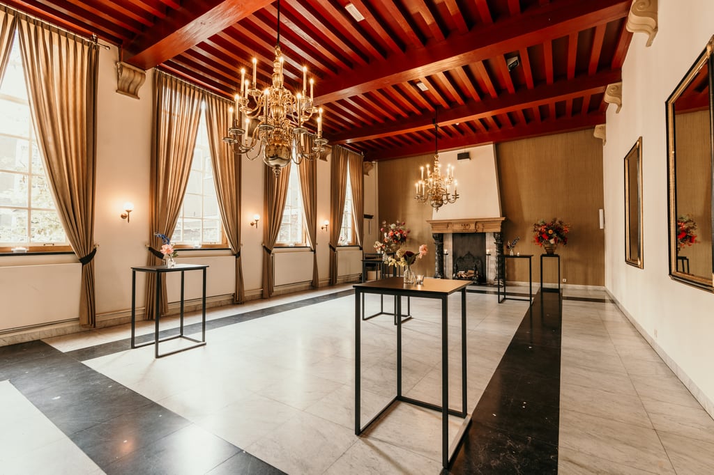 Compagnieszaal hoge tafel receptie-2.jpeg