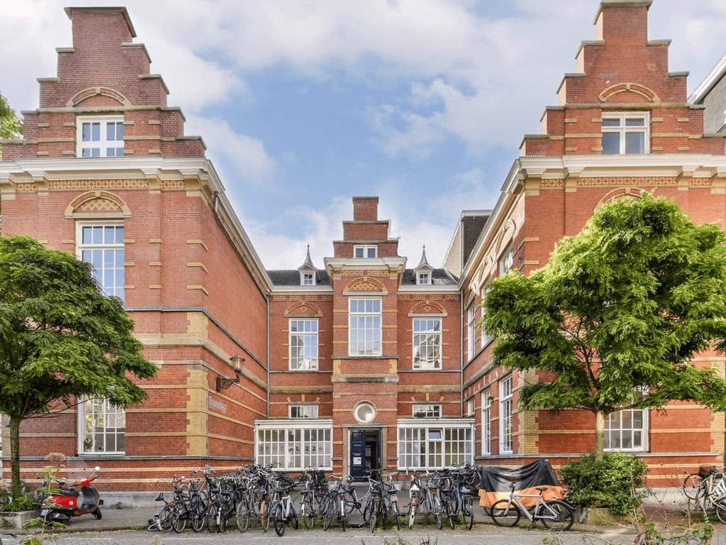 Taalhuis vooraanzicht.png