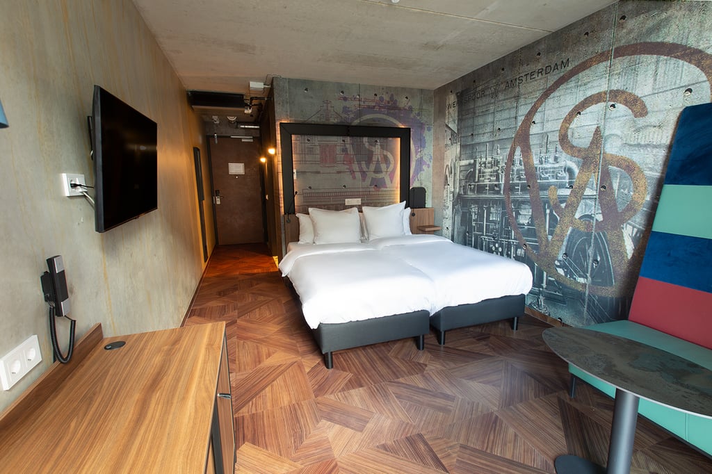INNLA_Longstay Room_1.jpg