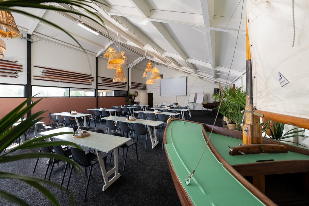 Botenloods groene bm links onder klasopstelling richting schuifdeur.jpg