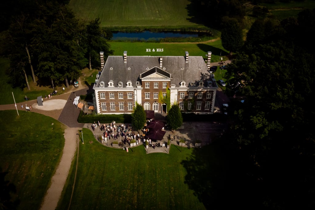 Drone aanzicht achterkant Kasteel