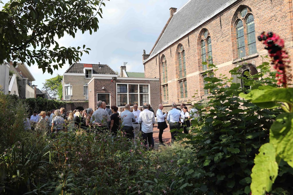 Ommuurde binnentuin · Leeuwenbergh in centrum Utrecht