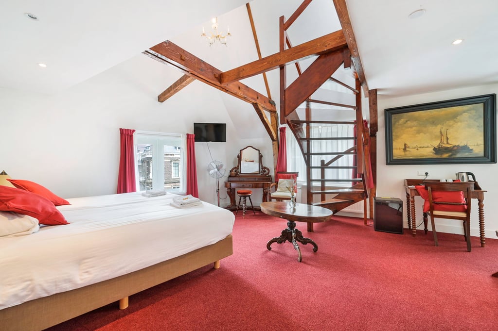 Room-137-1-scaled.jpg