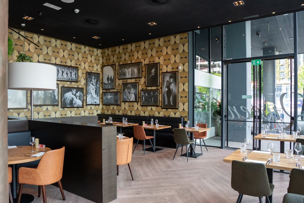 Queens Restaurant  (3)