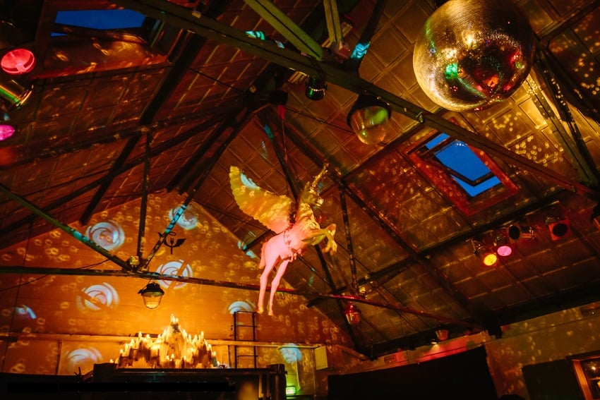 Unicorn in zaal F