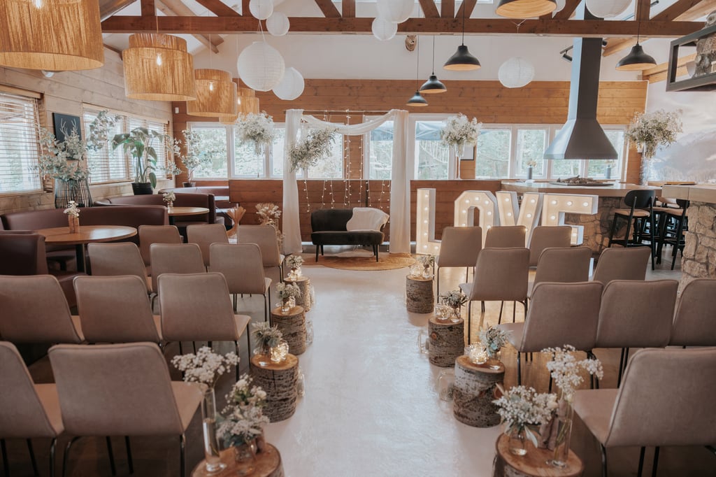 TROUWEN TASMAN - Ceremonie restaurant geheel.jpg