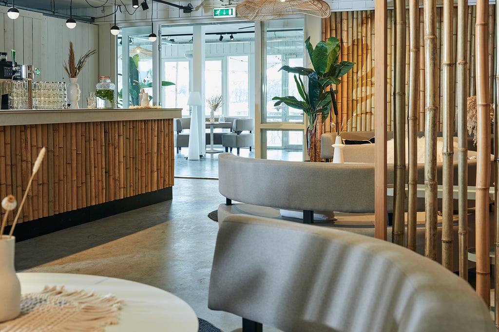 Beach Club Lounge