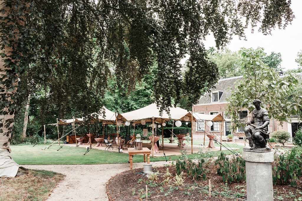 Ovale tuin - Feest onder de stretchtent 