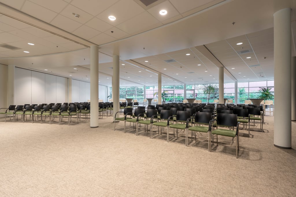 Grote Congreszaal half