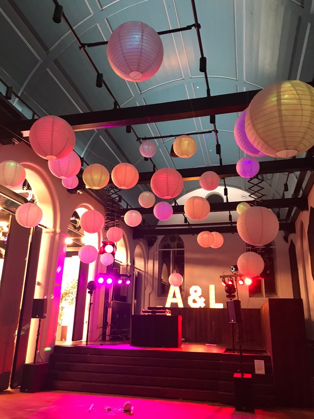 Feest met lampionnen in de foyer · Leeuwenbergh