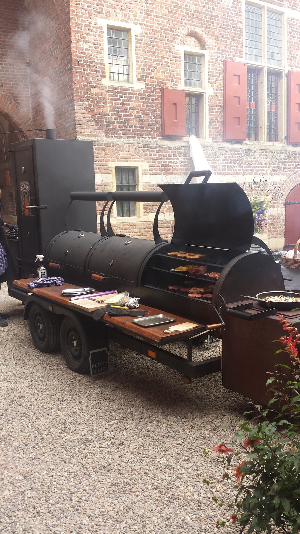 Kasteel Hernen barbecue binnenplaats