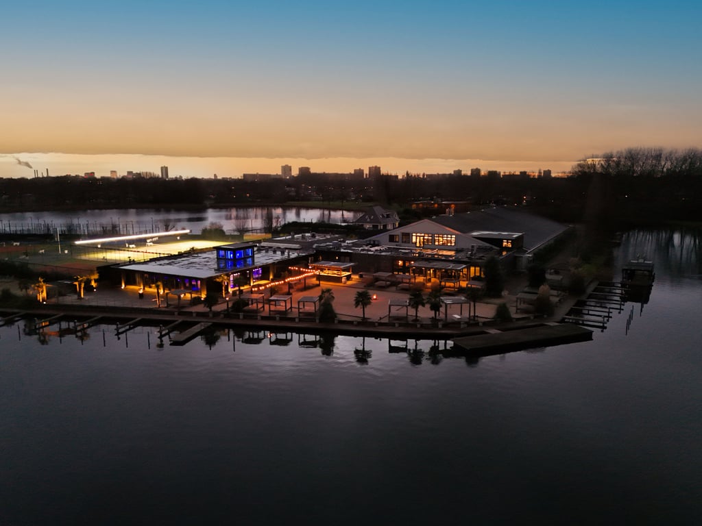 Voorpagina -Business (Licht weg werken tennis) - kopie.JPG