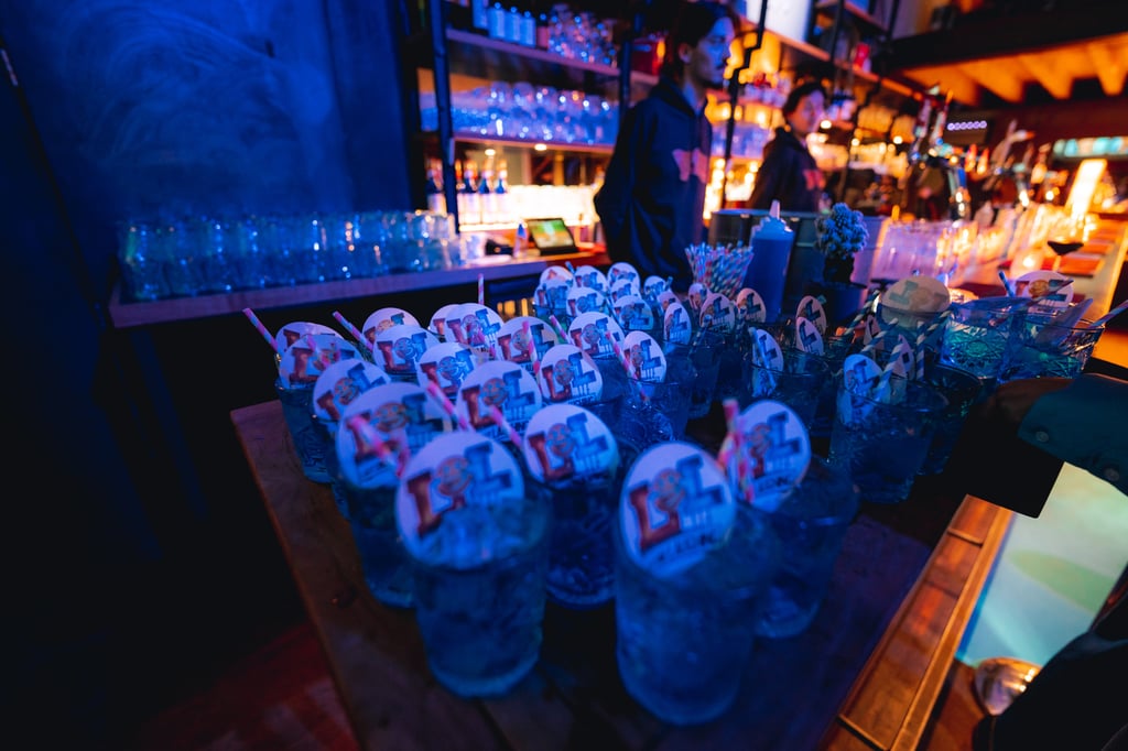 Boom Chicago_Cocktails with edible paper bar
