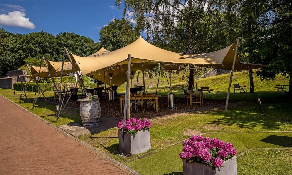 Safari Stretchtent Fier Bussum (1)