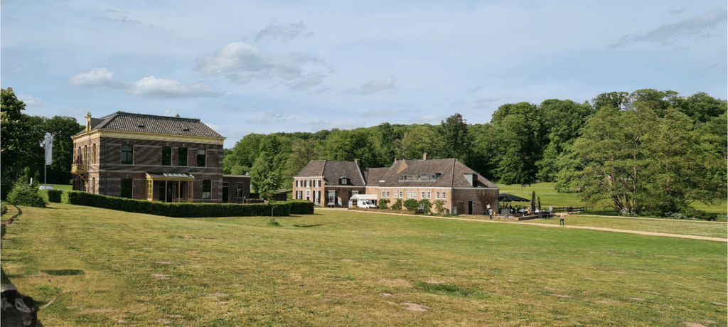 Kantoorpand en museumgebouw