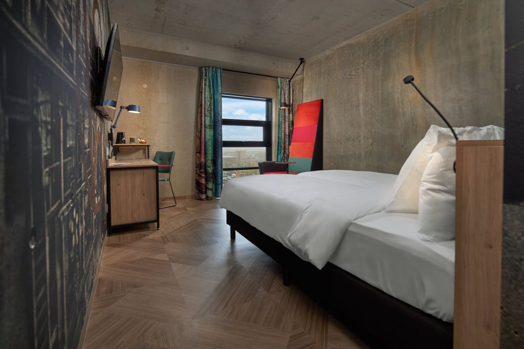 Inntel Hotels Amsterdam Landmark - City Twin Kamer - douxe bedden - overview.jpg