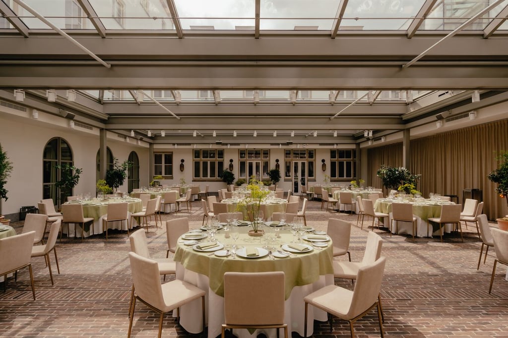 Courtyard - lunch or dinner 
