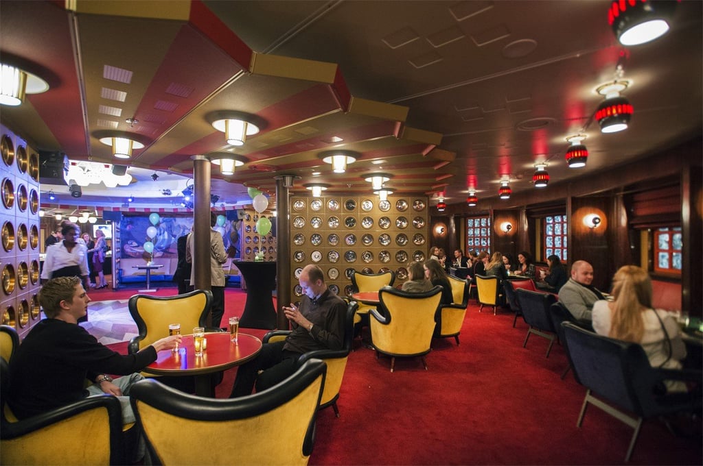 Ambassador Lounge zaal