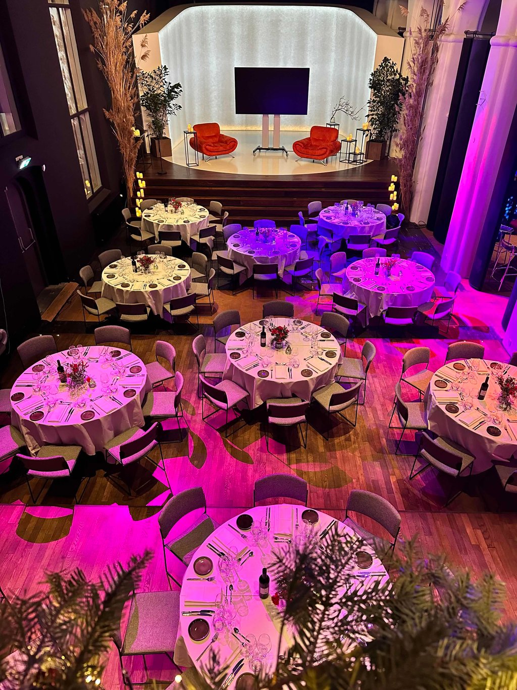 Grote Zaal diner opstelling met kerst · Leeuwenbergh Utrecht