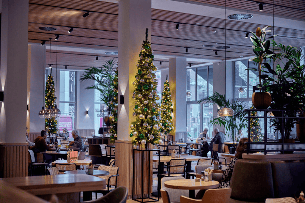 2-The-Market-Hotel-20221201-WC-The-Market-Kerst-Deocratie-007-1-1280x854 (1).png
