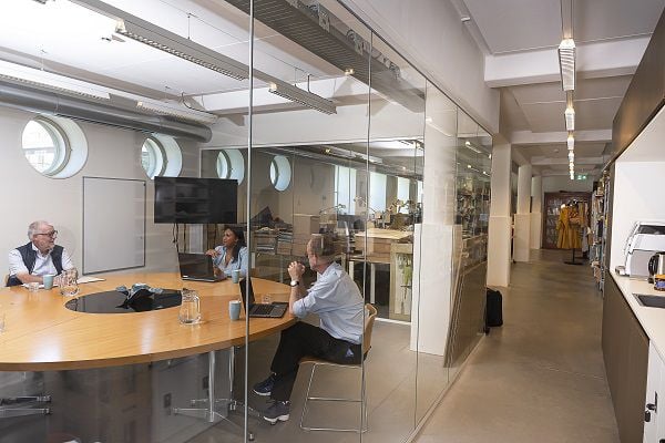 glazen-vergaderkamer-2 (1).jpg