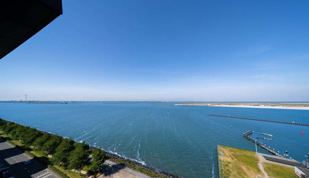 Four Elements Hotel  Amsterda Ijburg aan het water