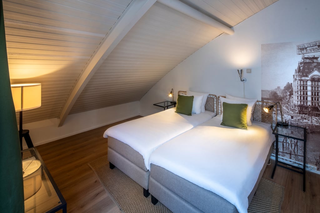 FLOATS Terrace room 