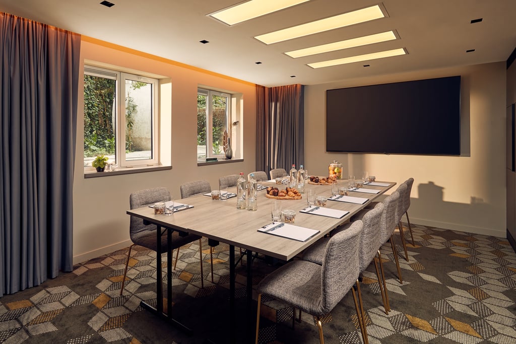 Meeting event: boardroom-set-up 
