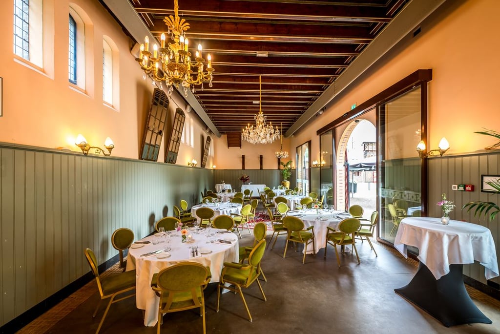Koetshuis toost en borrel opstelling