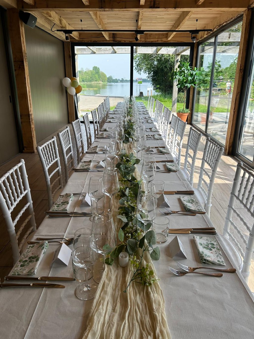 Bruiloft diner in de serre Lakehouse Binnenmaas 