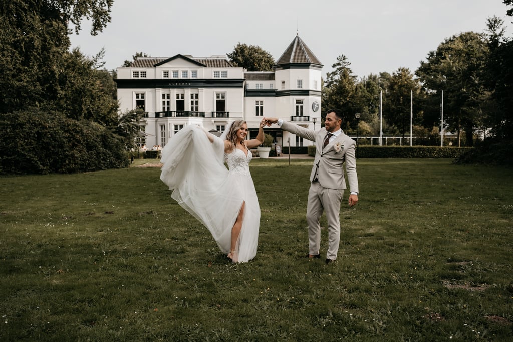 Bruidspaar voor Landgoed Avegoor