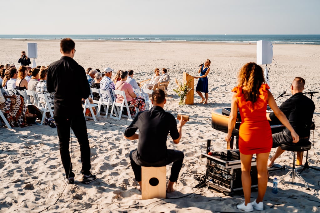 bruiloft-bas-annemiek-terschelling-degrotedagbruidsfotografie_006.jpg