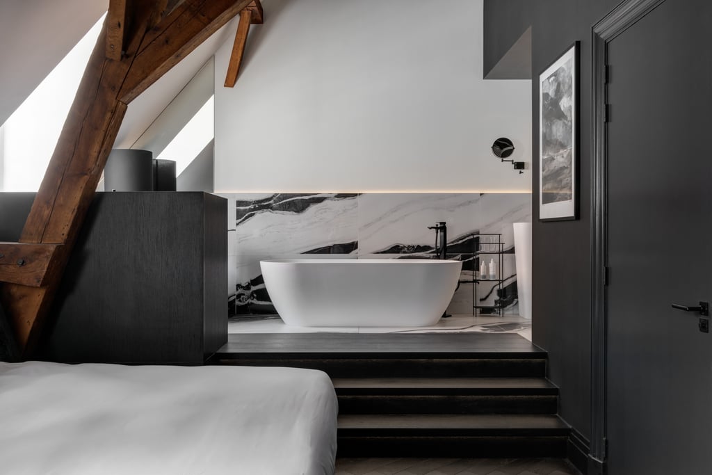 Suite 002 - Feran Thomassen 01.jpg