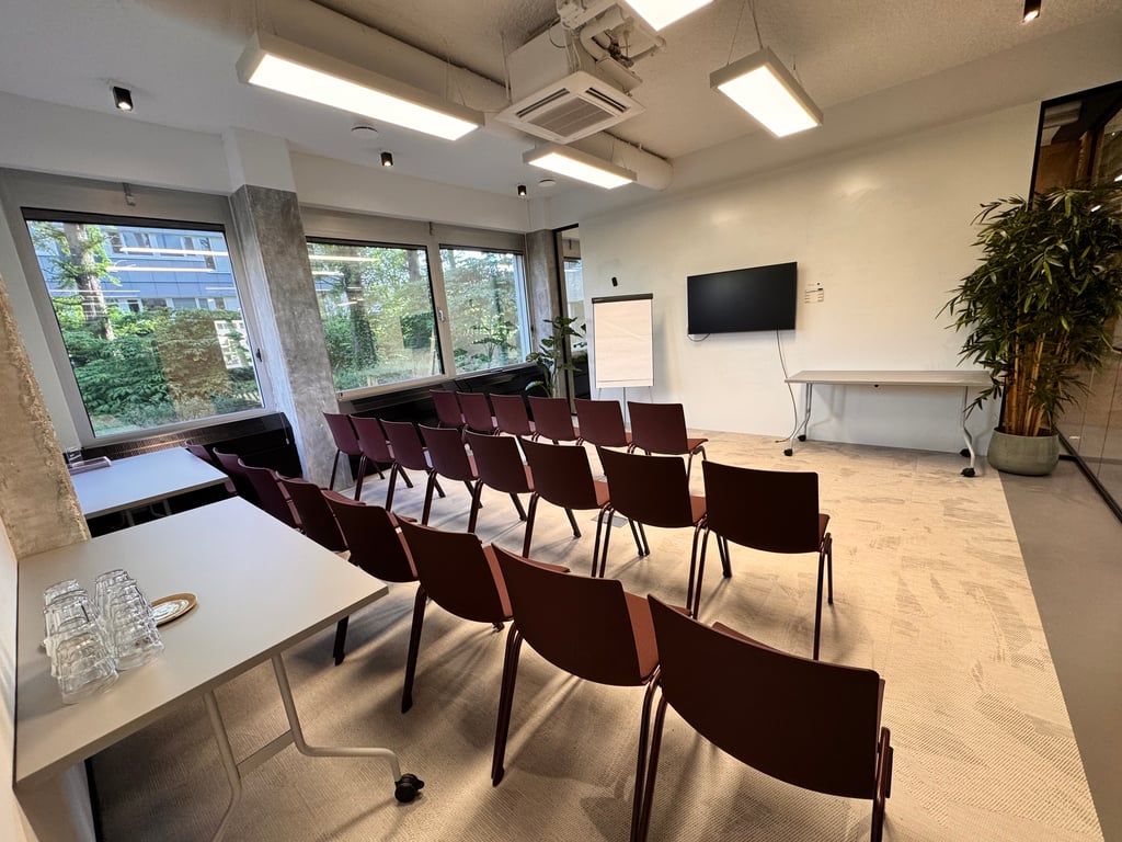 Dotslash Utrecht Boardroom C Theateropstelling