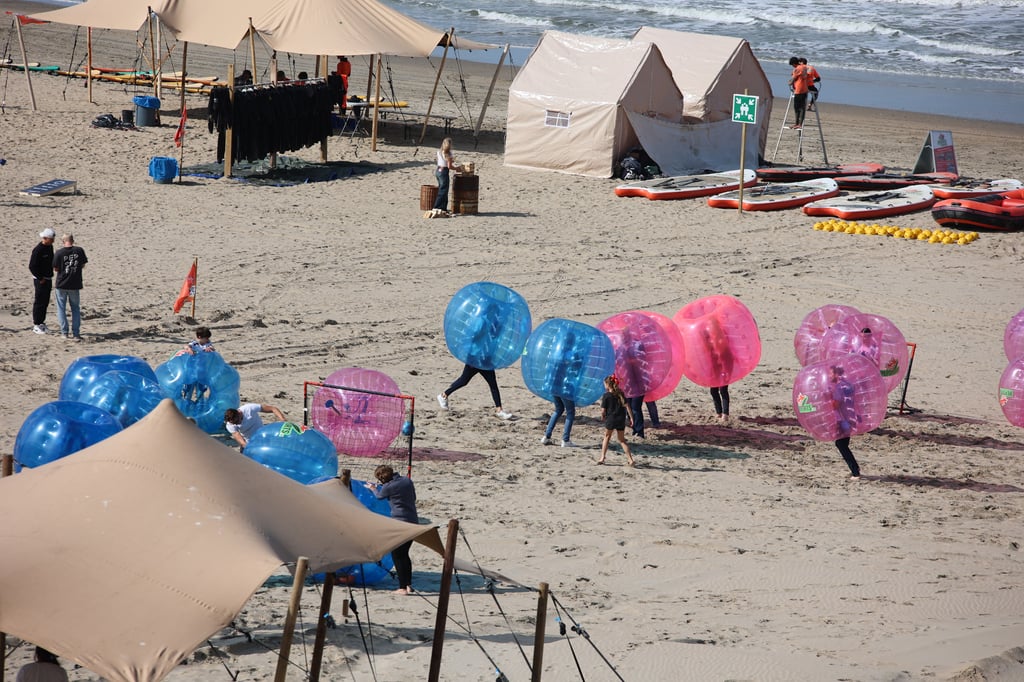 Strandactiviteiten en teambuilding mogelijk bij onze locatie! 