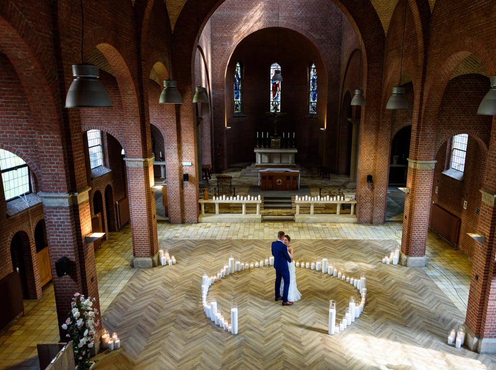 Openingsdans in de kapel van Willibrordhaeghe 