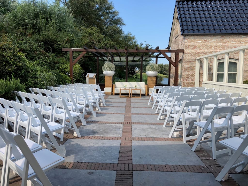 Ceremonie opstelling zijterras
