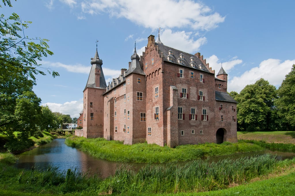 Doorwerth-kasteel-westhoek-zomer.jpg