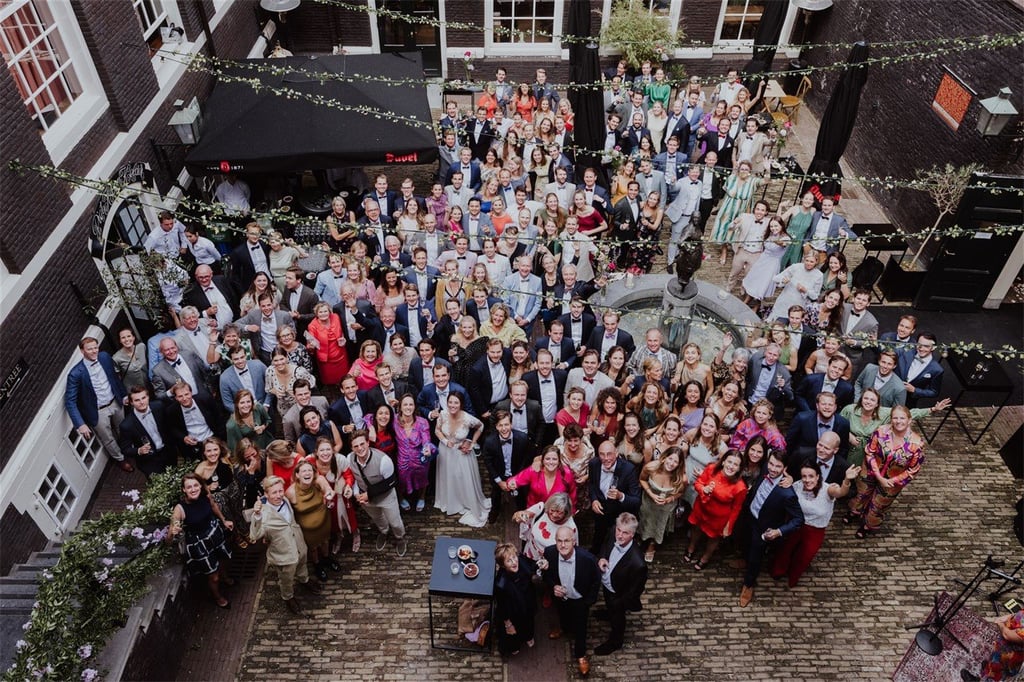 Groepsfoto op de binnenplaats