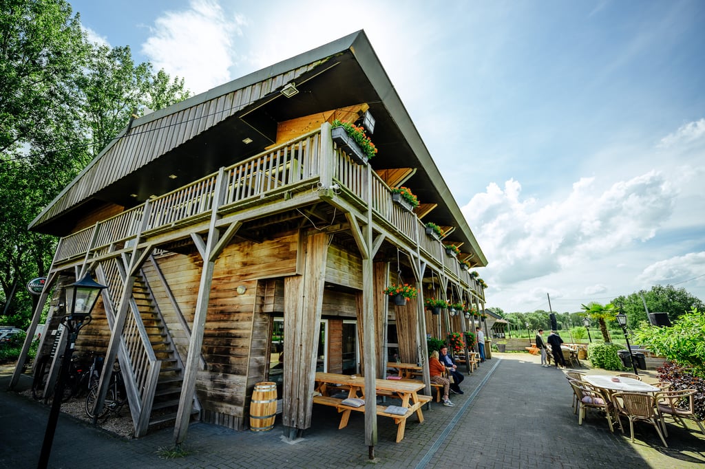 CLUPhuis met terras 