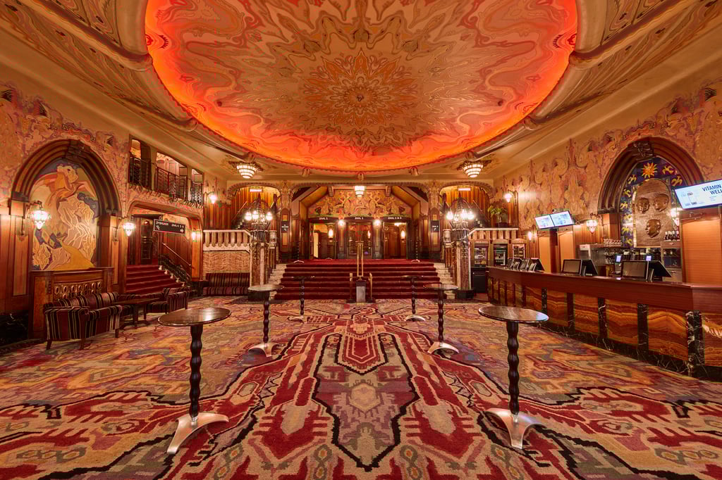 Tuschinski Theater foyer
