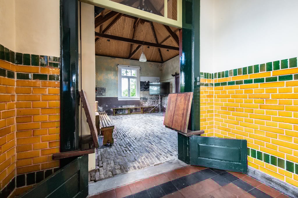 Vestibule met zicht naar het bagagedepot, stoer