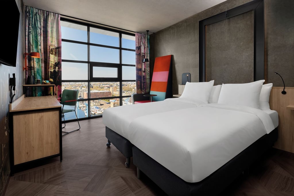 Inntel Hotels Amsterdam Landmark - City Twin Panorama Kamer - uitzicht met panorama raam_.jpg