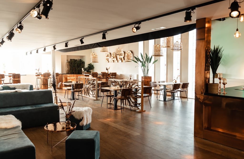 Zaal boven: Parq Lounge