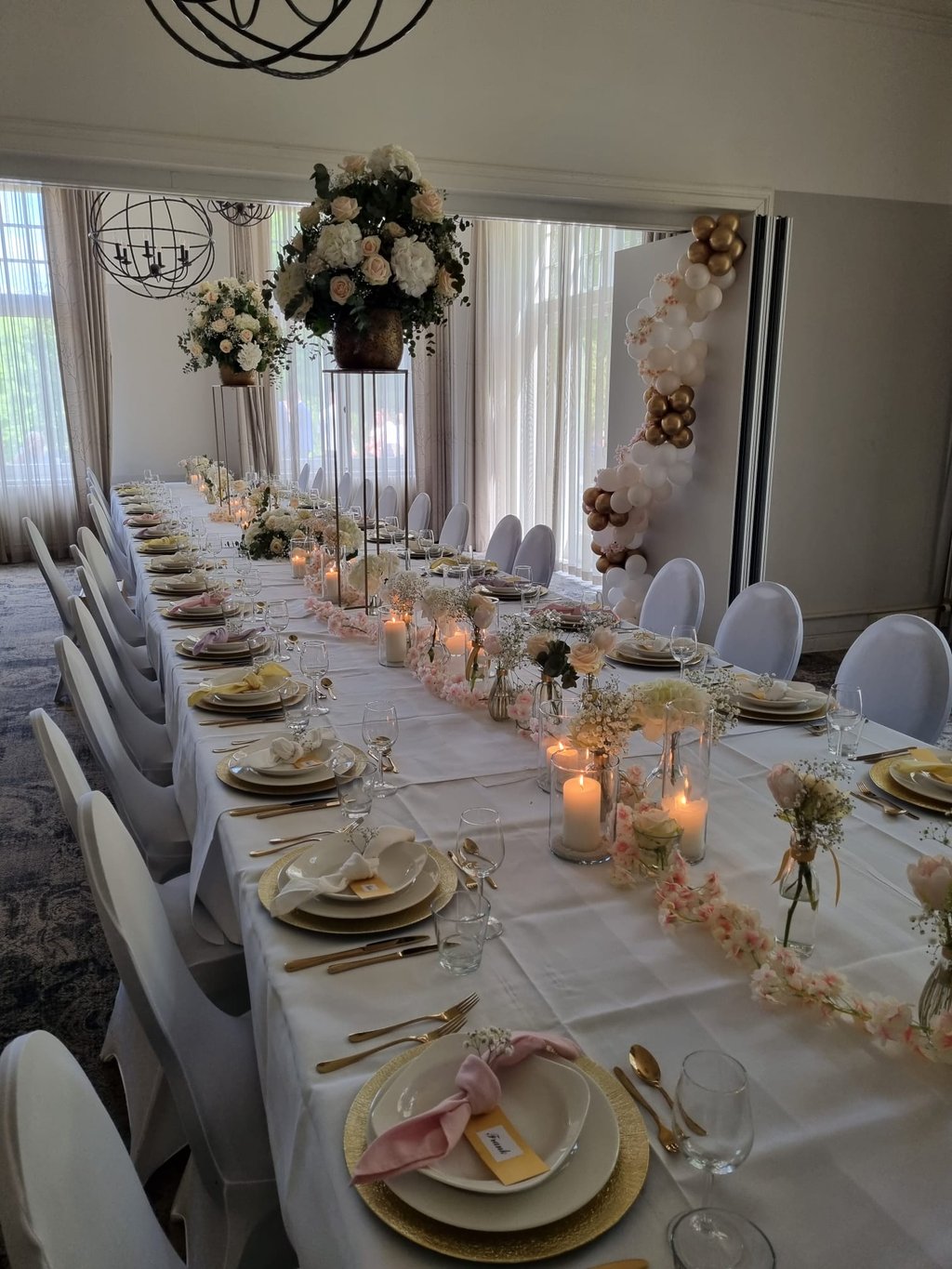 Dinertafel kasteel binnen (2)