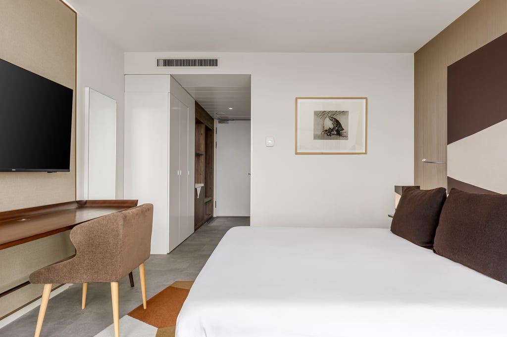 Superior double room city view 