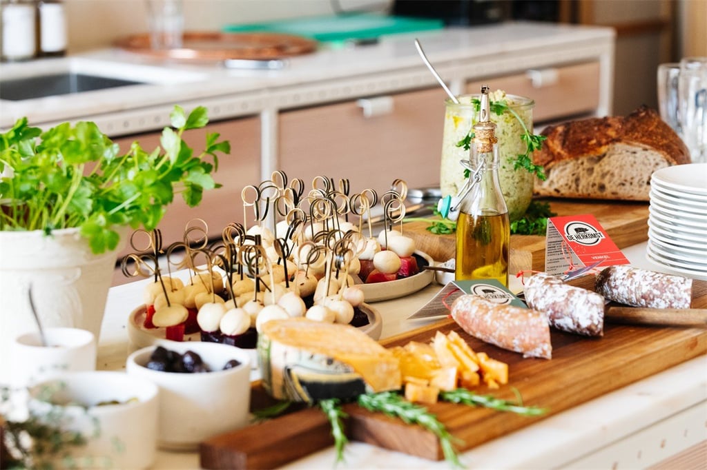 PAND VANMOKUM-FRAMA CAFE -CATERING