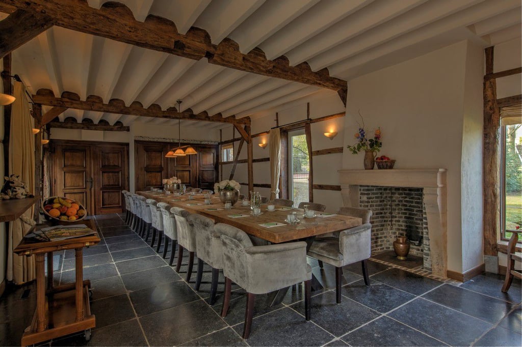20-persoons-villa-vakwerkboerderij-agenbeuke-zuid-limburg-06BC861DB7-4ADC-A18A-6738-400F5D5DC16D-1200-800.jpg