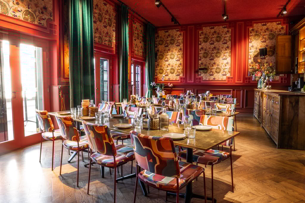 Sitting Dinner setting